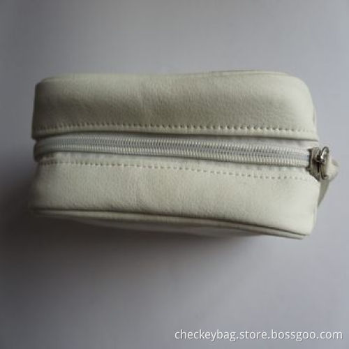 Cosmetic Bags, Made of PU